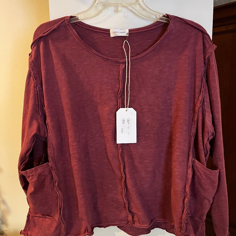 Krista Larson NWT Garnet Cropped Tunic Tee by Krista Larson – with pockets
